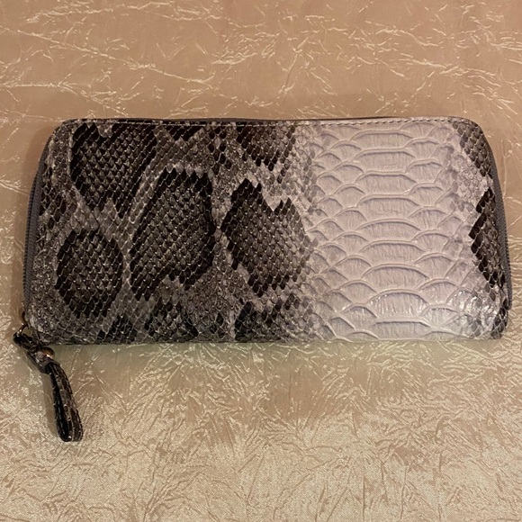 Faux Leather Snakeskin Wallet - Picture 1 of 4